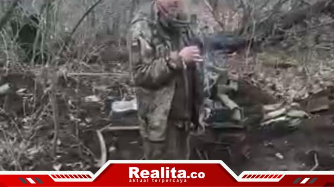 Dieksekusi Tentara Rusia dan Diviralkan, Prajurit Ukraina Di-Patung-kan