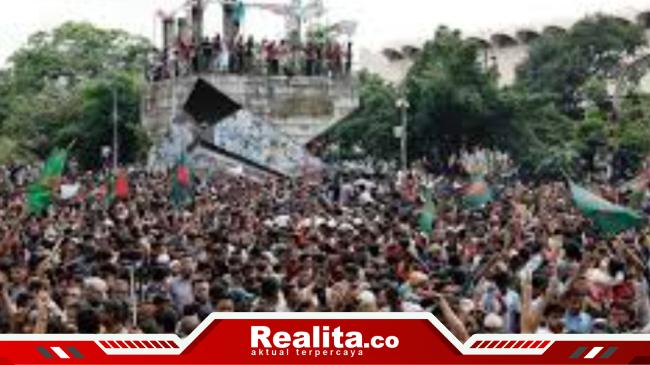 Usai PM Melarikan Diri, Mahasiswa Bangladesh Tolak Pemerintahan Dipimpin&nbsp;Tentara